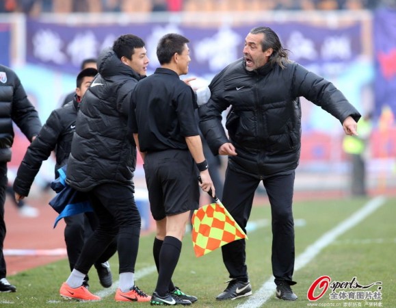 那不勒斯防线送礼,金玟哉乌龙助紫百合