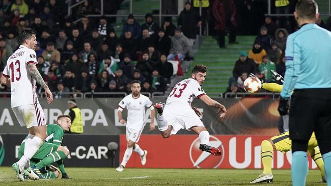 国际米兰防线漏洞频现,连续失球敲响警钟